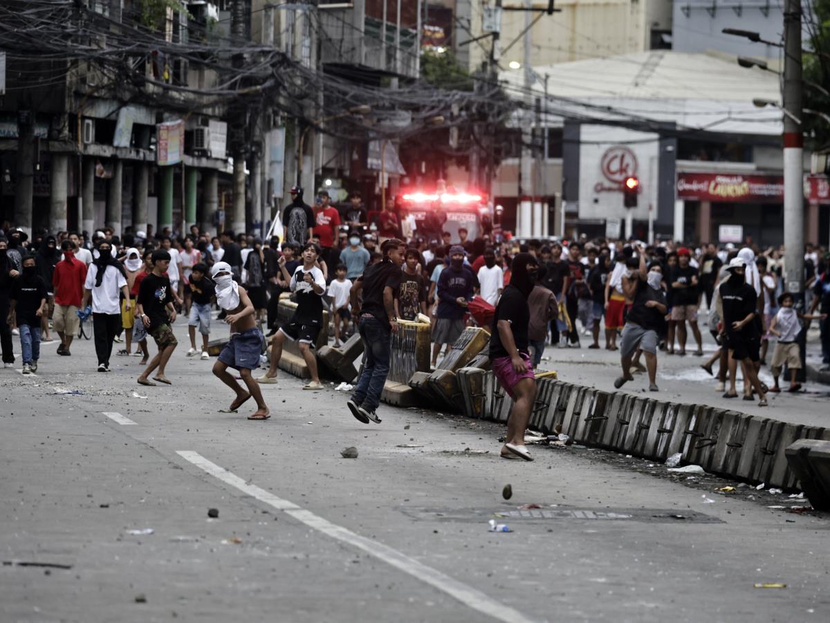 manila04 EPA Francis R Malasig.jpg