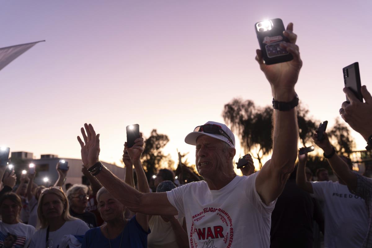 Kirk02 AP Jae C Hong.jpg