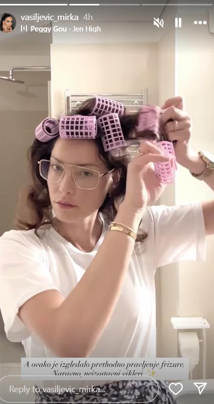 Mirka Vasiljević sa viklerima na glavi