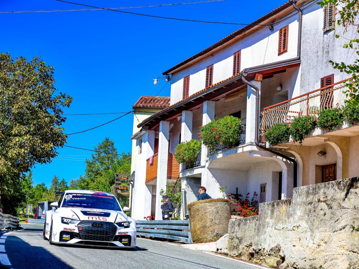 Vesnic Hrvatska 01 Foto Privatna arhiva.jpg