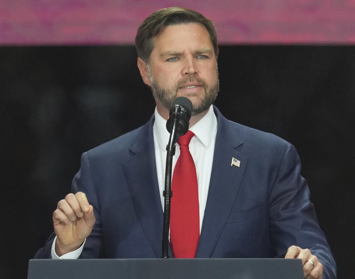 dara AP Ross D Franklin.jpg