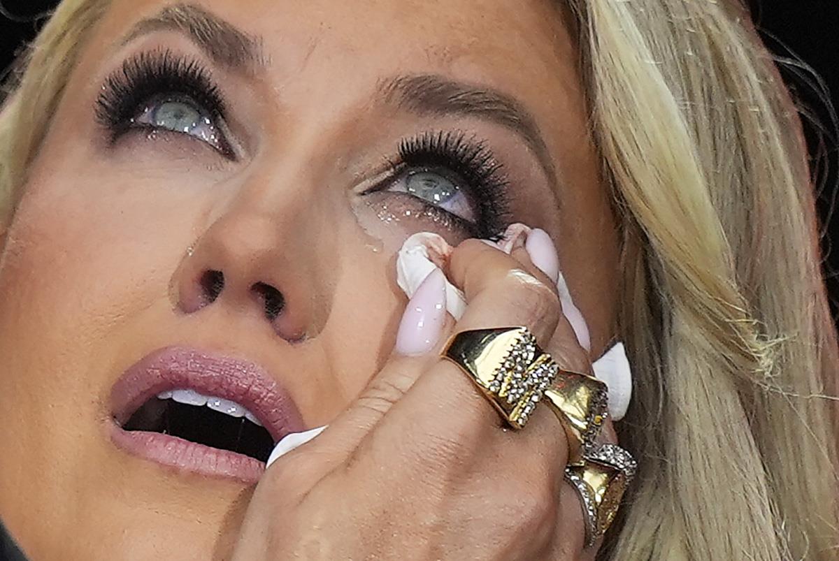 dara01 AP Julia Demaree Nikhinson.jpg