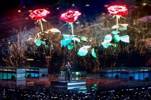 Slobodan Trkulja tokom nastupa na Interviziji 2025 u Rusiji