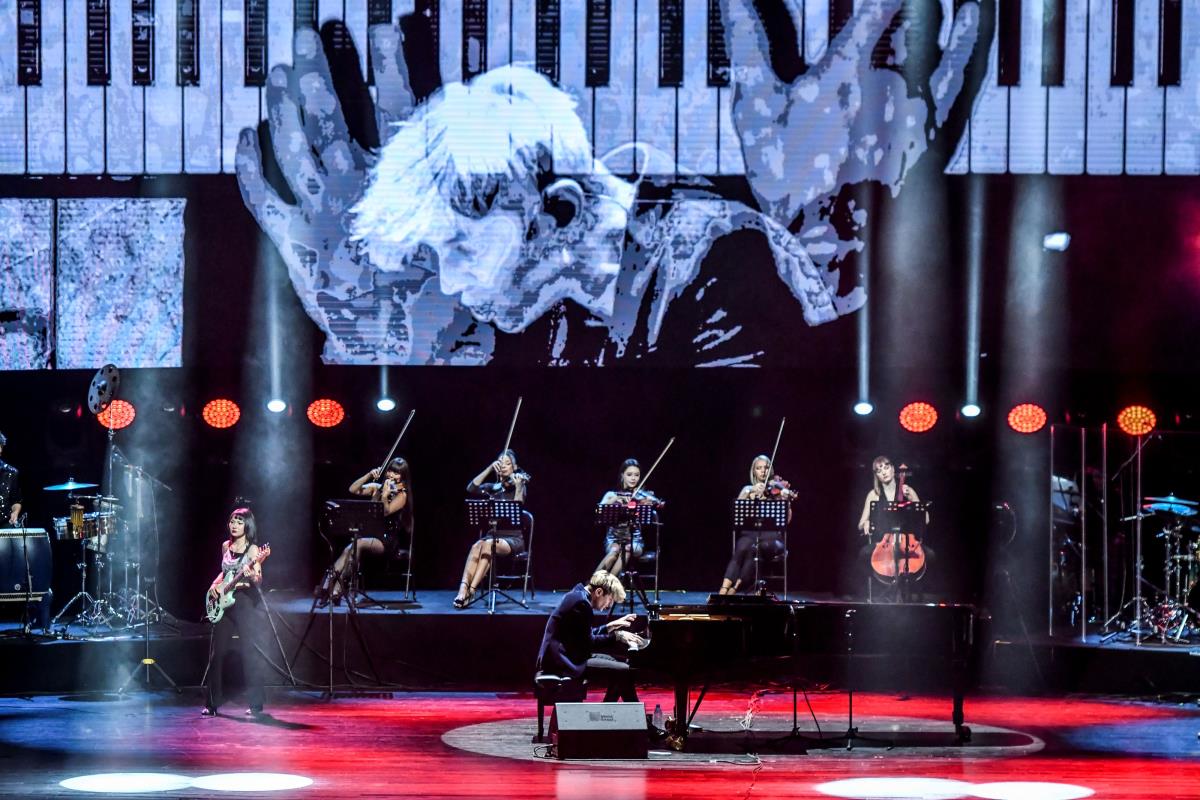 MAKSIM live show 3, foto Maksim`s management.JPG