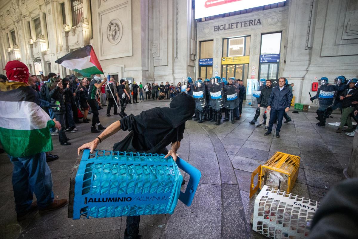 milan07 EPA Davide Canella.jpg