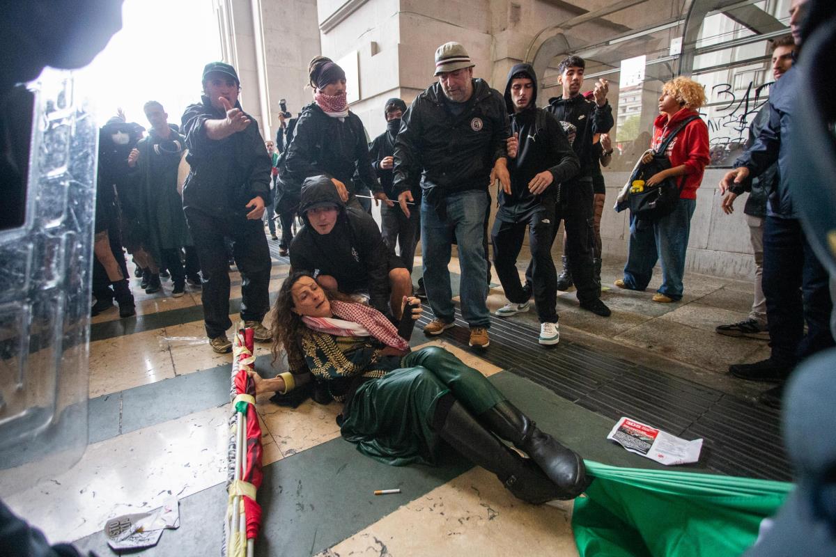 milan04 EPA Davide Canella.jpg