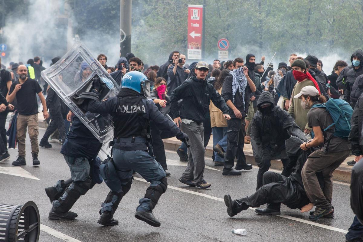 milan02 EPA Davide Canella.jpg