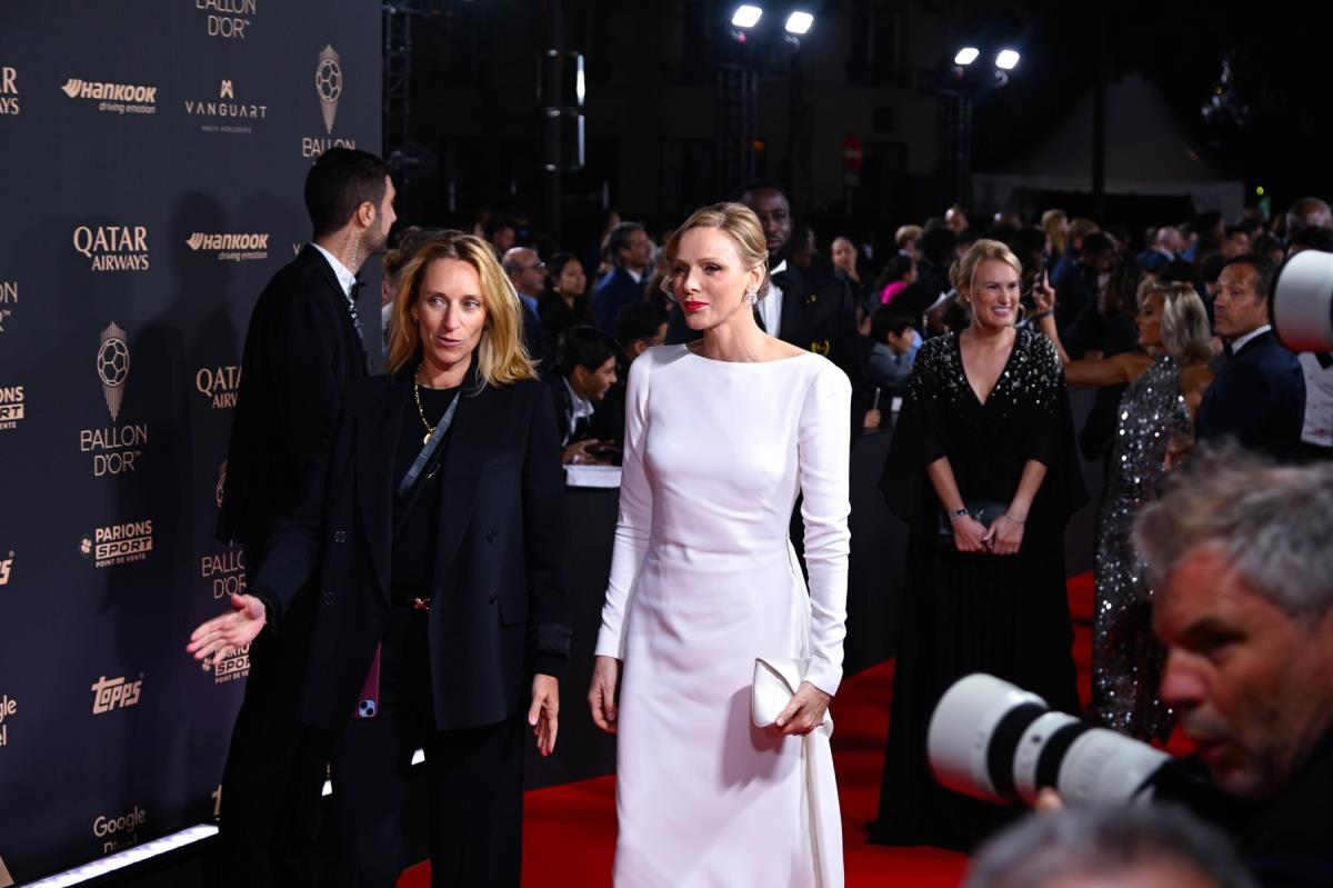 Princeza Šarlin od Monaka očarala je belim minimalističkim stilom