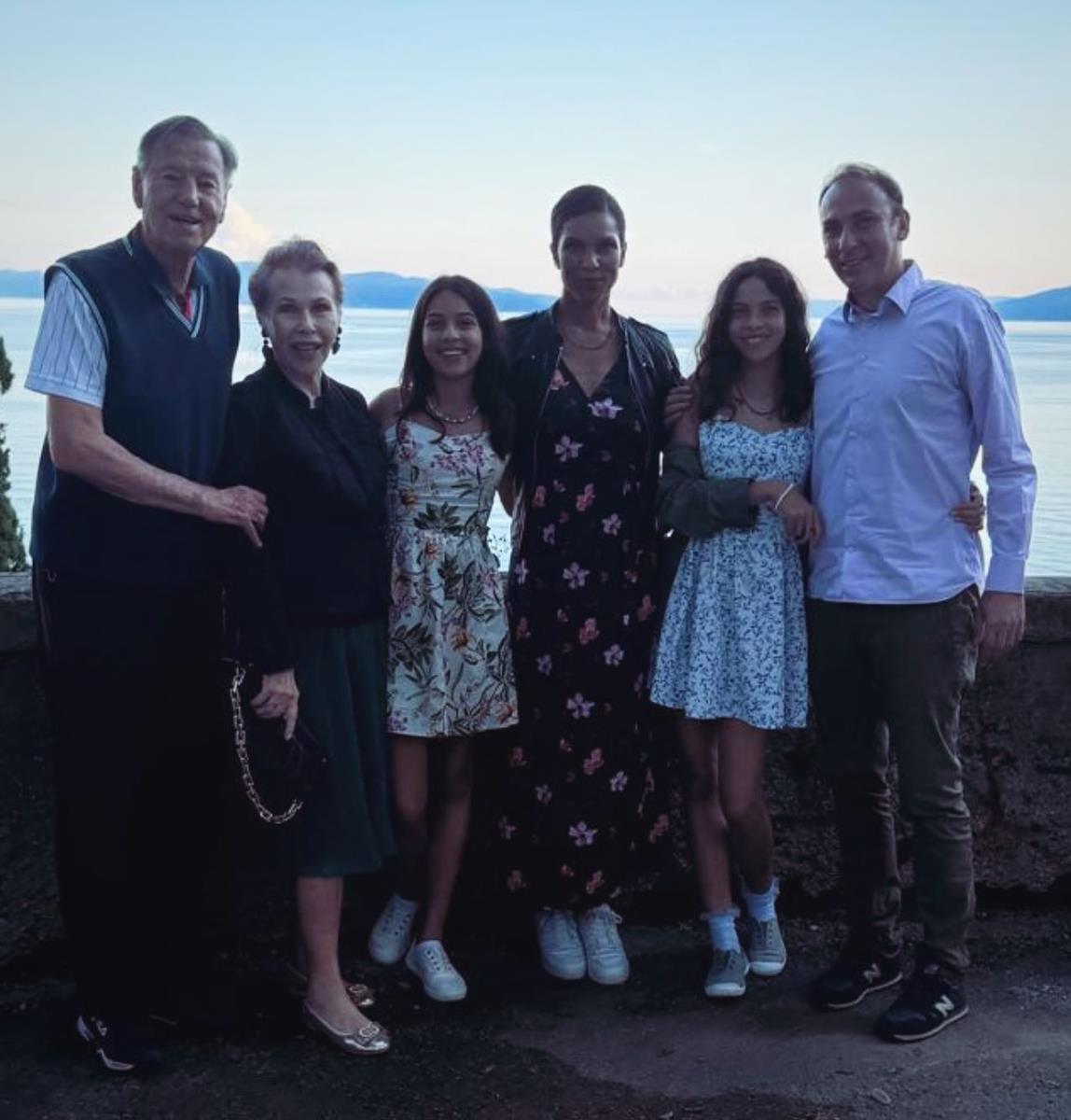 Mija Pilić i Nikola Pilić sa porodicom sina Nika