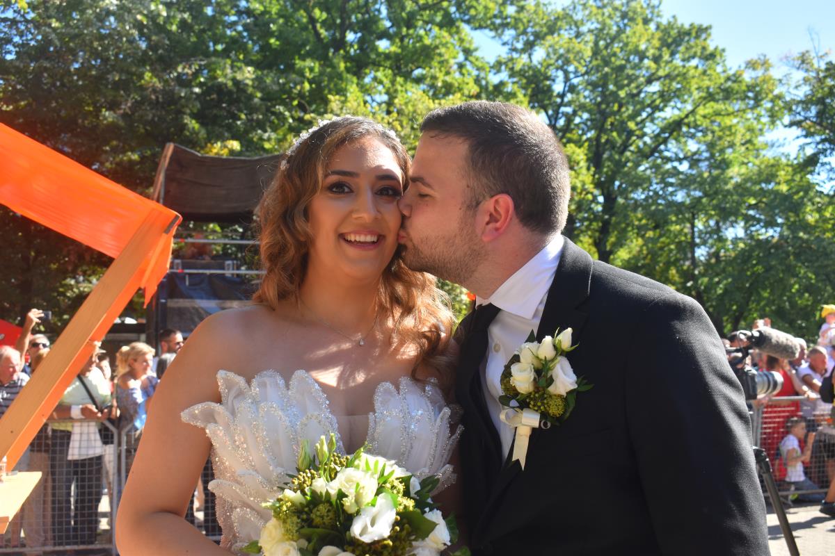 Mladenci  FOTO SAŠA UROŠEV.JPG