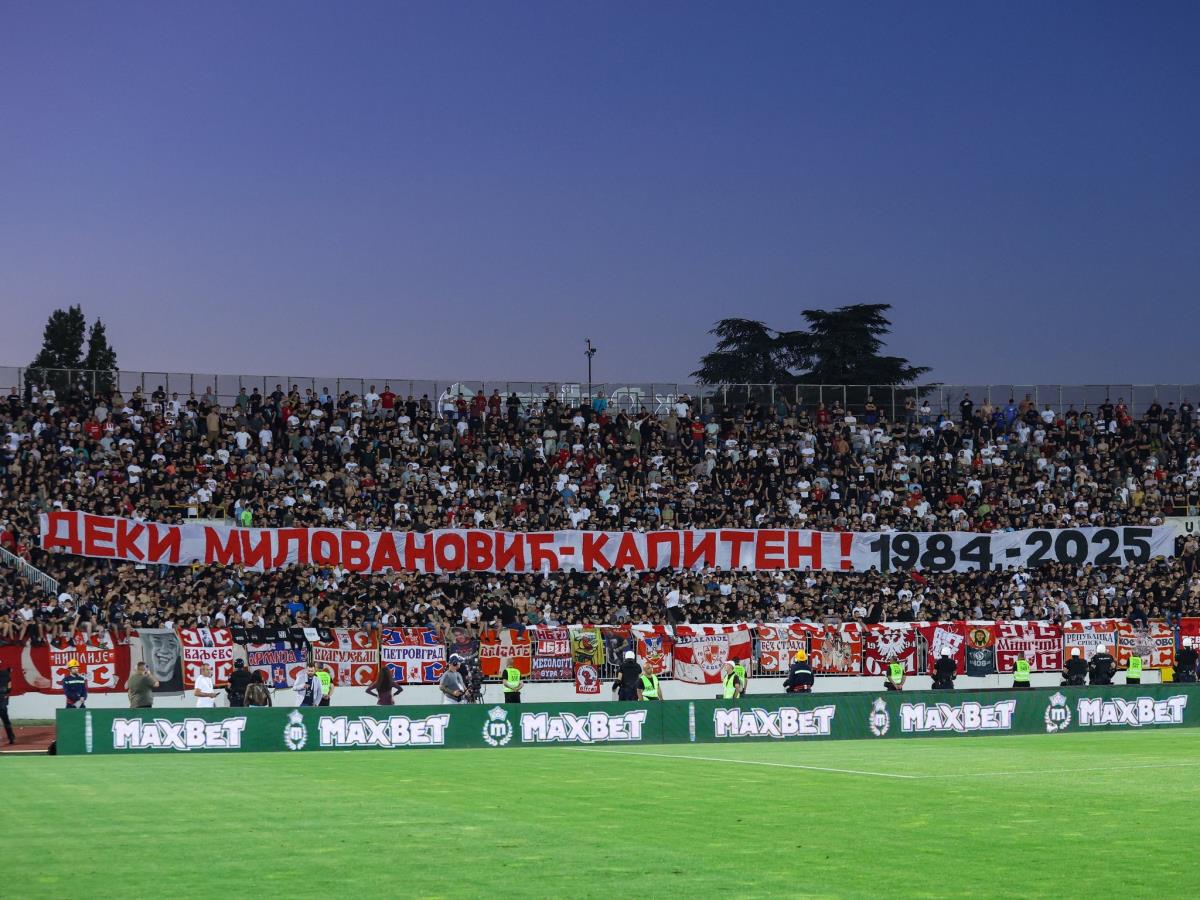 Delije sa transparentom posvećenim Dejanu Milovanoviću