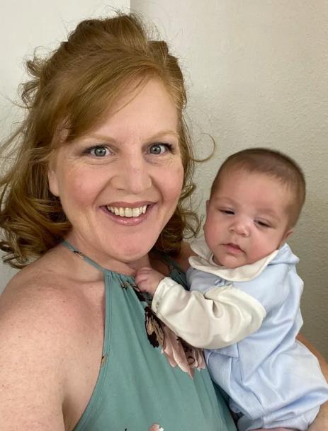 Mišel Sisko-Pinjeiro rodila u 47 godini a rekli joj da je neplodna (3).png