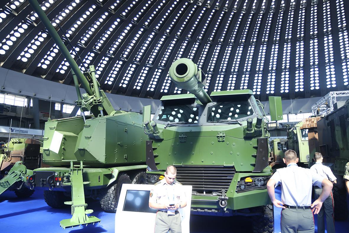 sajam naoruzanja partner petar aleksic (28).JPG