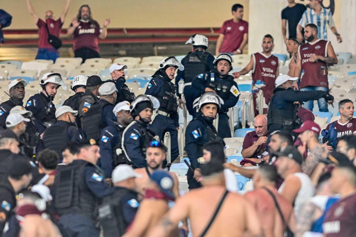 Tuča navijača na utakmici Fluminense - Lanus