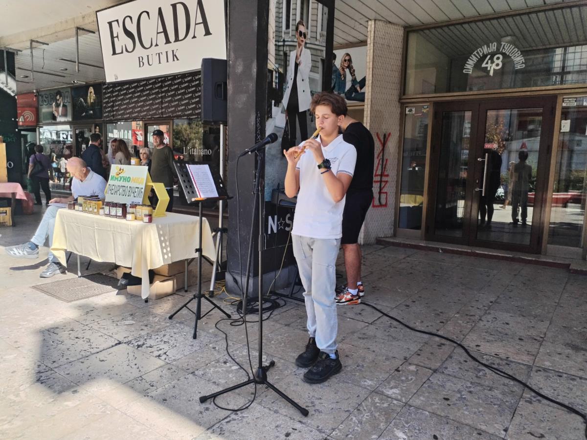 Užički medeni dani - mladi frulaš.jpg