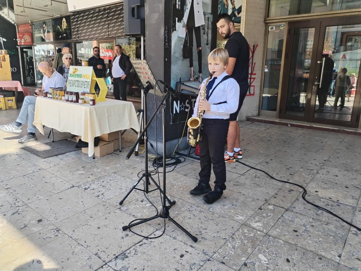 Užički medeni dani - mali saksofonista.jpg
