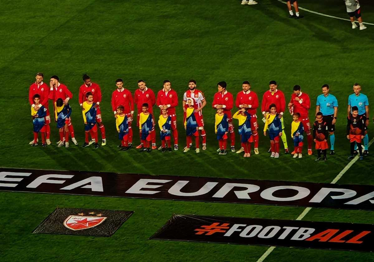 Tiknizjan i Ivanić dali jakne mališanima tokom pljuska