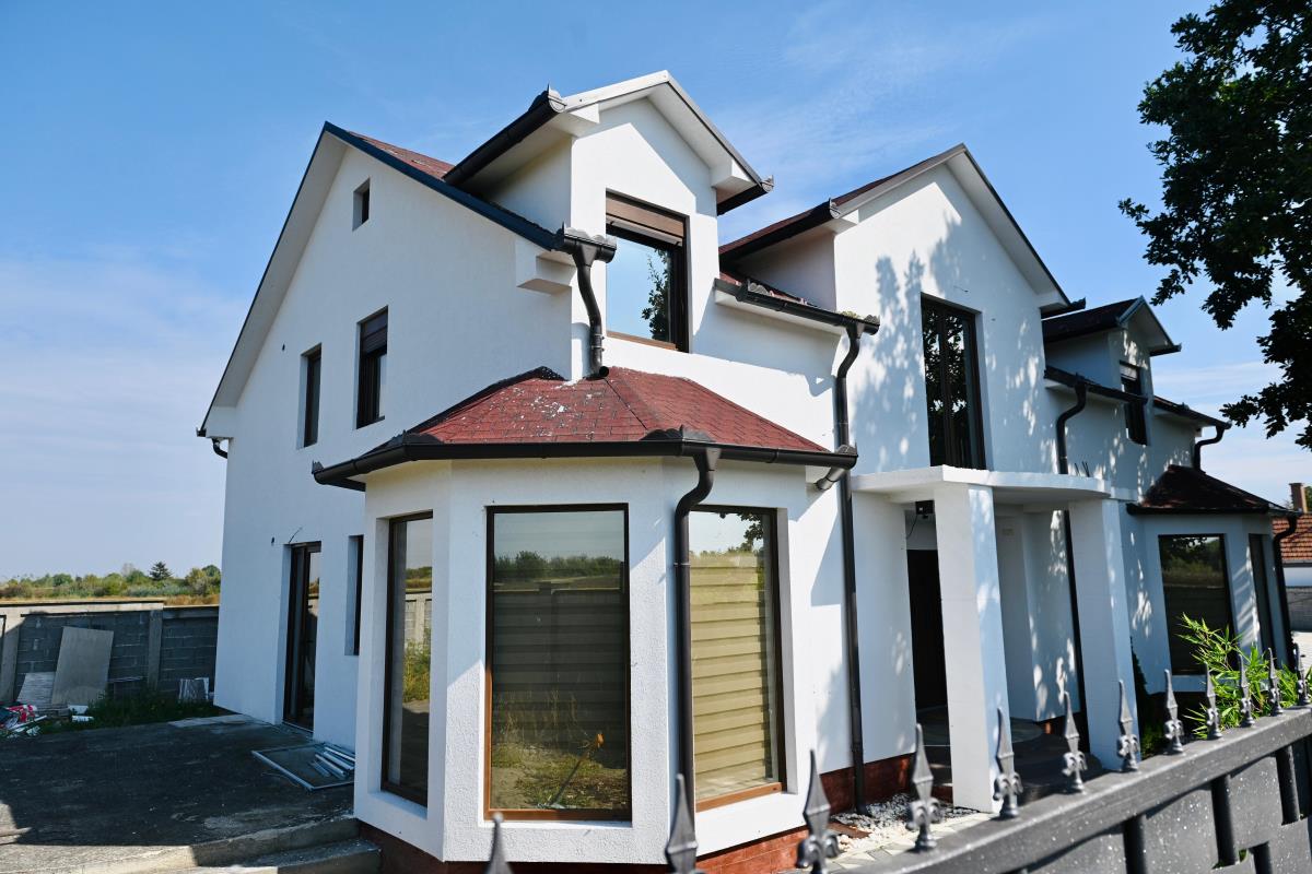 WhatsApp Image 2025-09-25 at 11.30.01_1bb35367.jpg