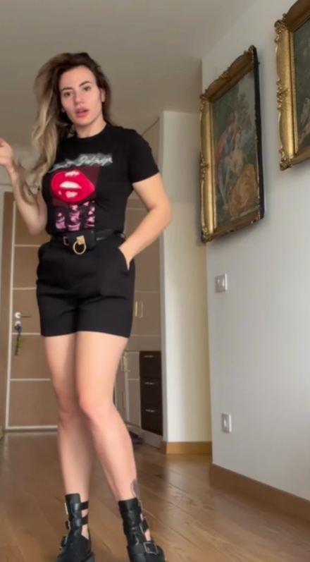 Kristina Spalević tetovaža na nozi