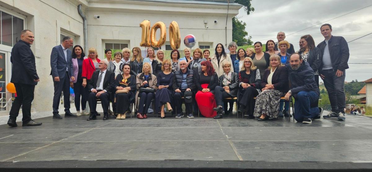 Nastavni kadar Osnovne škole Vuk Karadžić