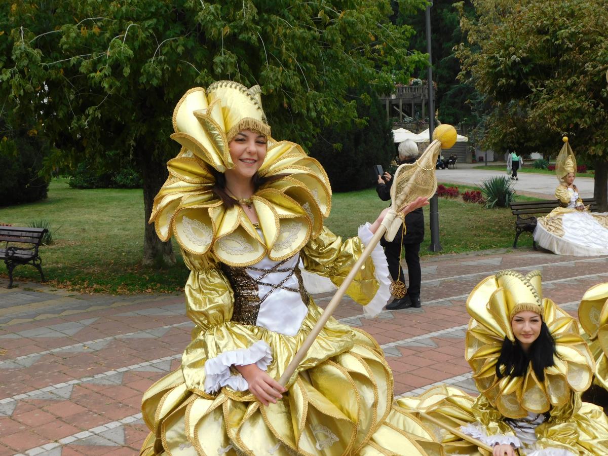 BANJA KOVILJAČA -Najbogatiji kostimi.jpg