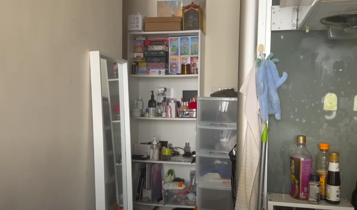 Ešli Kim pokazala stan od 9 kvadarata u Hong Kongu (5).png