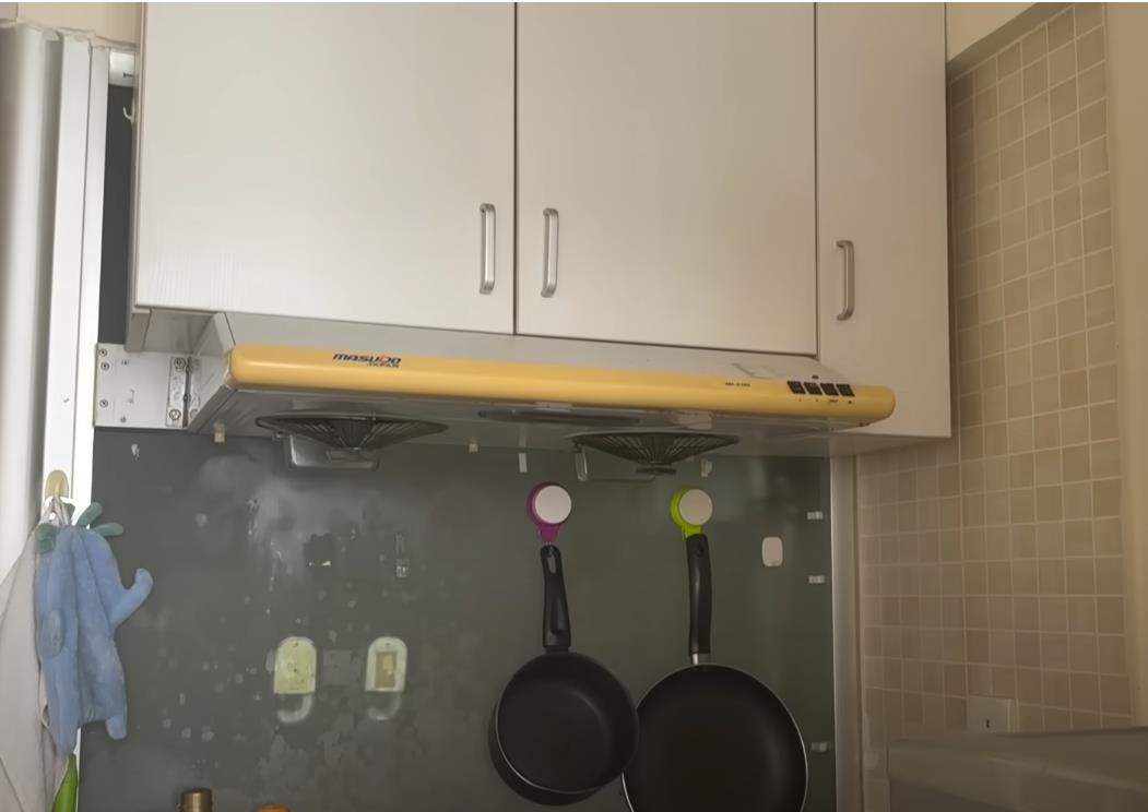 Ešli Kim pokazala stan od 9 kvadarata u Hong Kongu (8).png