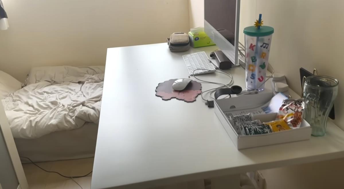 Ešli Kim pokazala stan od 9 kvadarata u Hong Kongu (10).png
