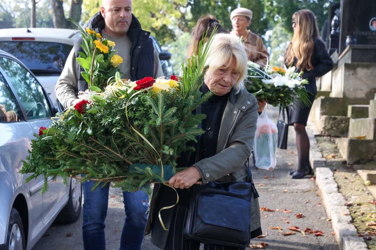 Pomen Tomi Zdravkoviću Toma Zdravković godišnjicaCentralno Groblje Goca i porodica (7).jpeg