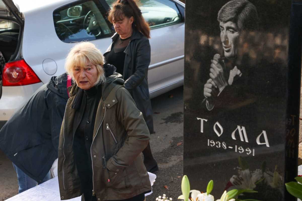 Pomen Tomi Zdravkoviću Toma Zdravković godišnjicaCentralno Groblje Goca i porodica (4).jpeg