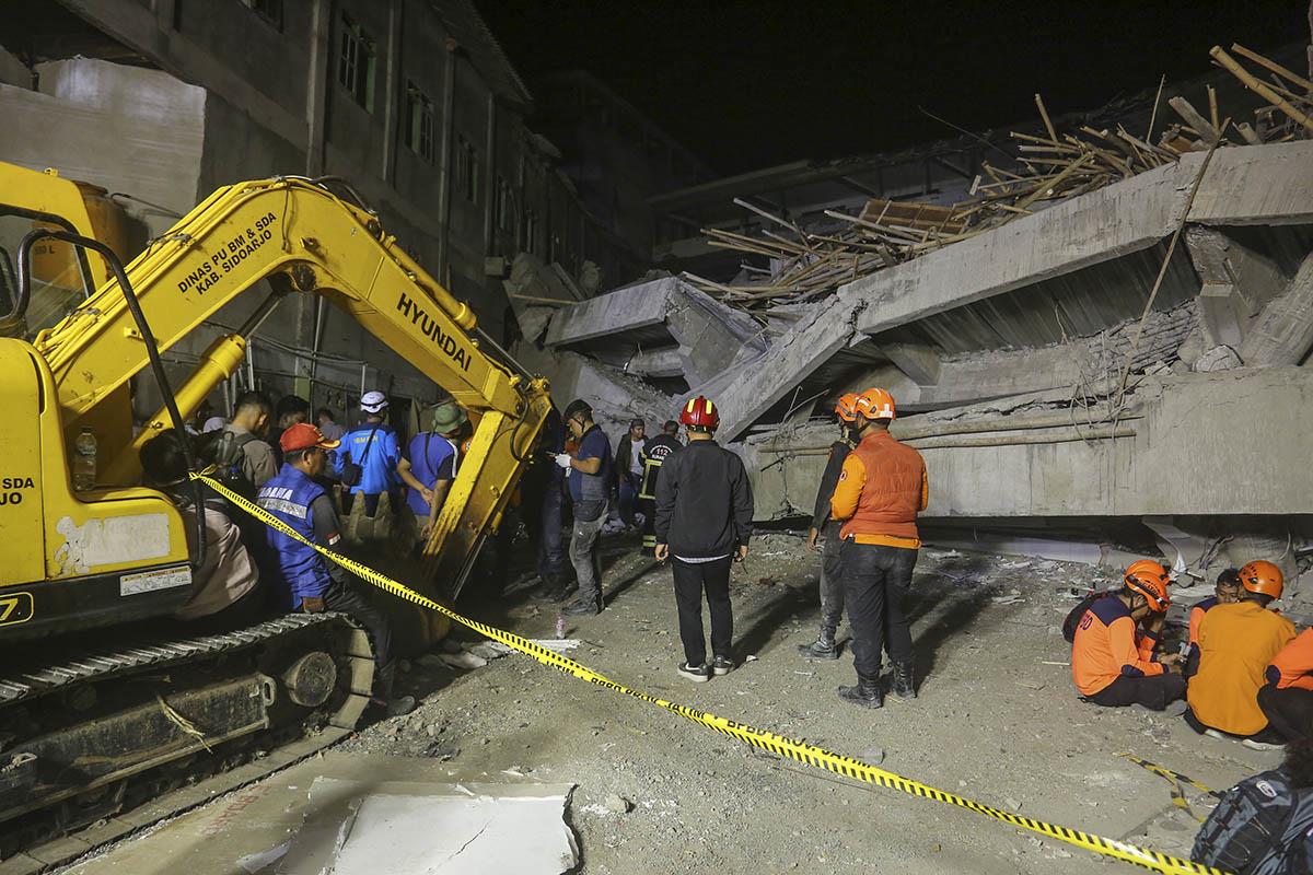 Indonezija Srušena zgrada škola (45).jpg