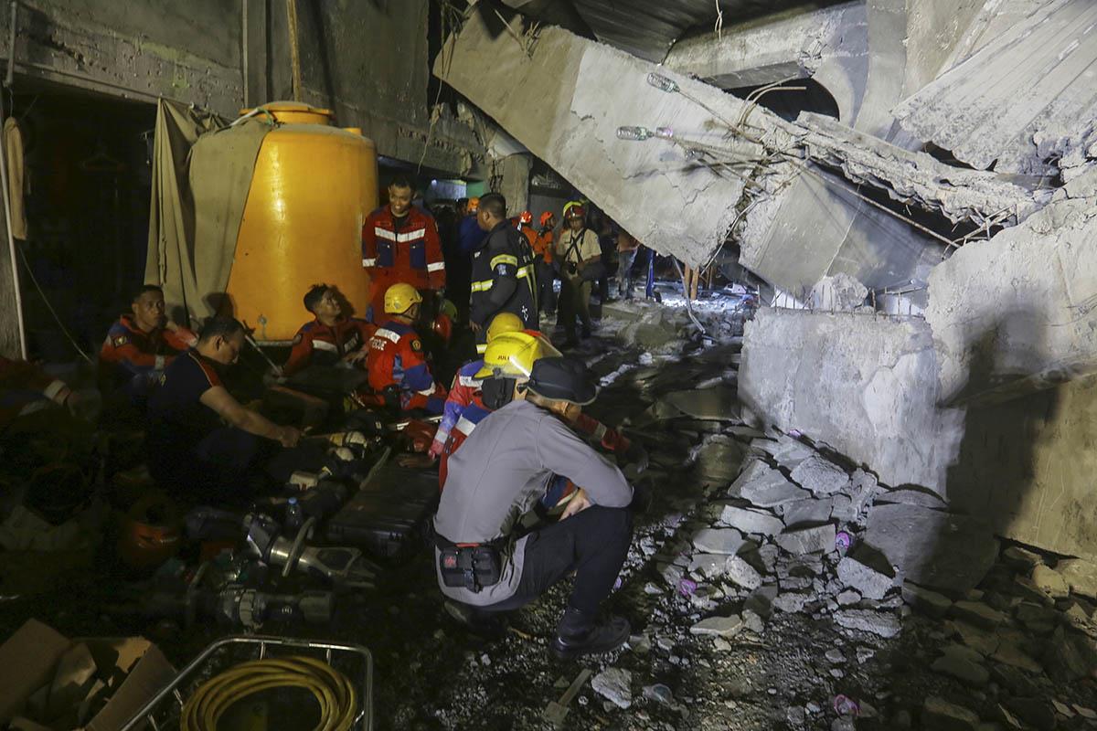 Indonezija Srušena zgrada škola (43).jpg