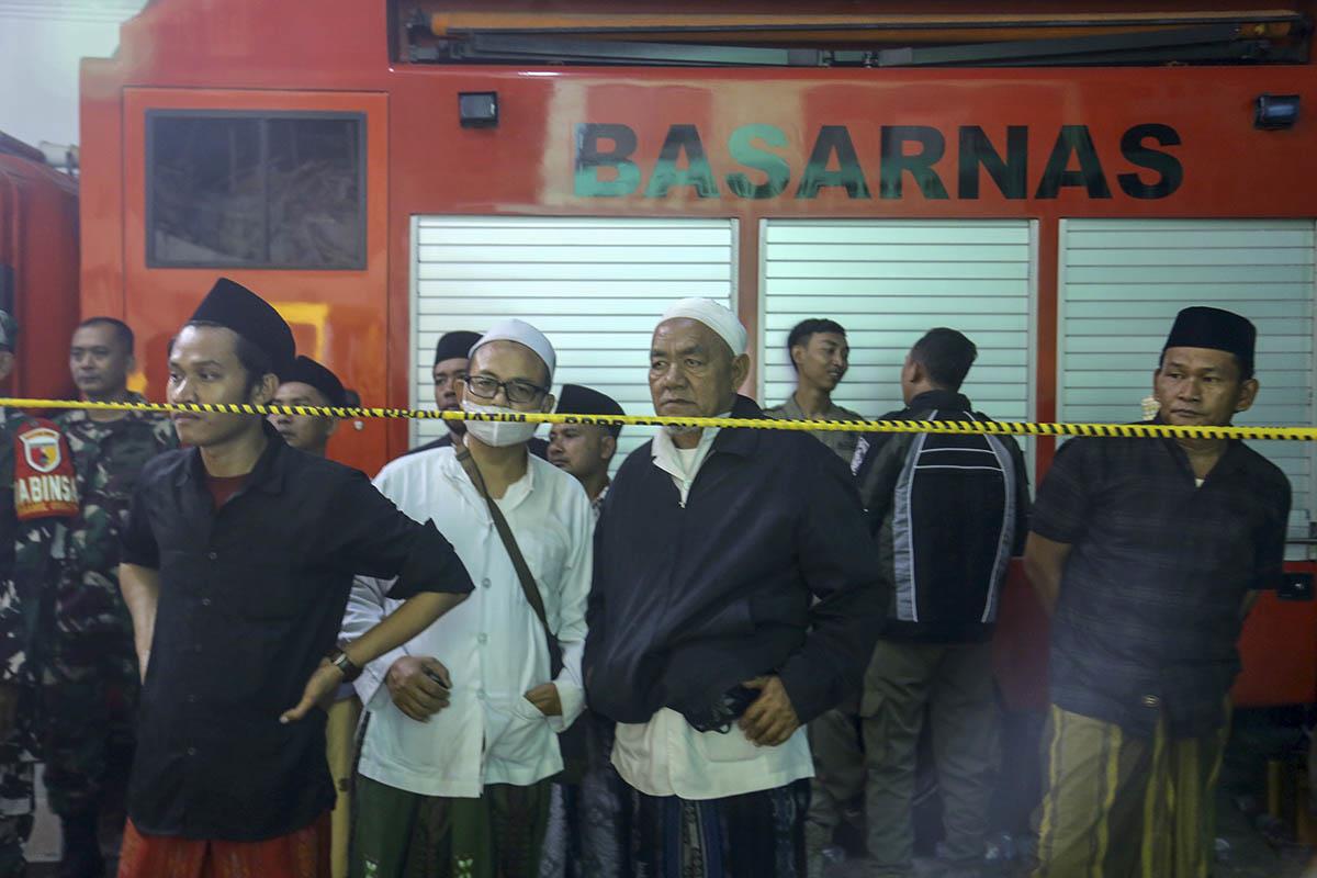 Indonezija Srušena zgrada škola (33).jpg