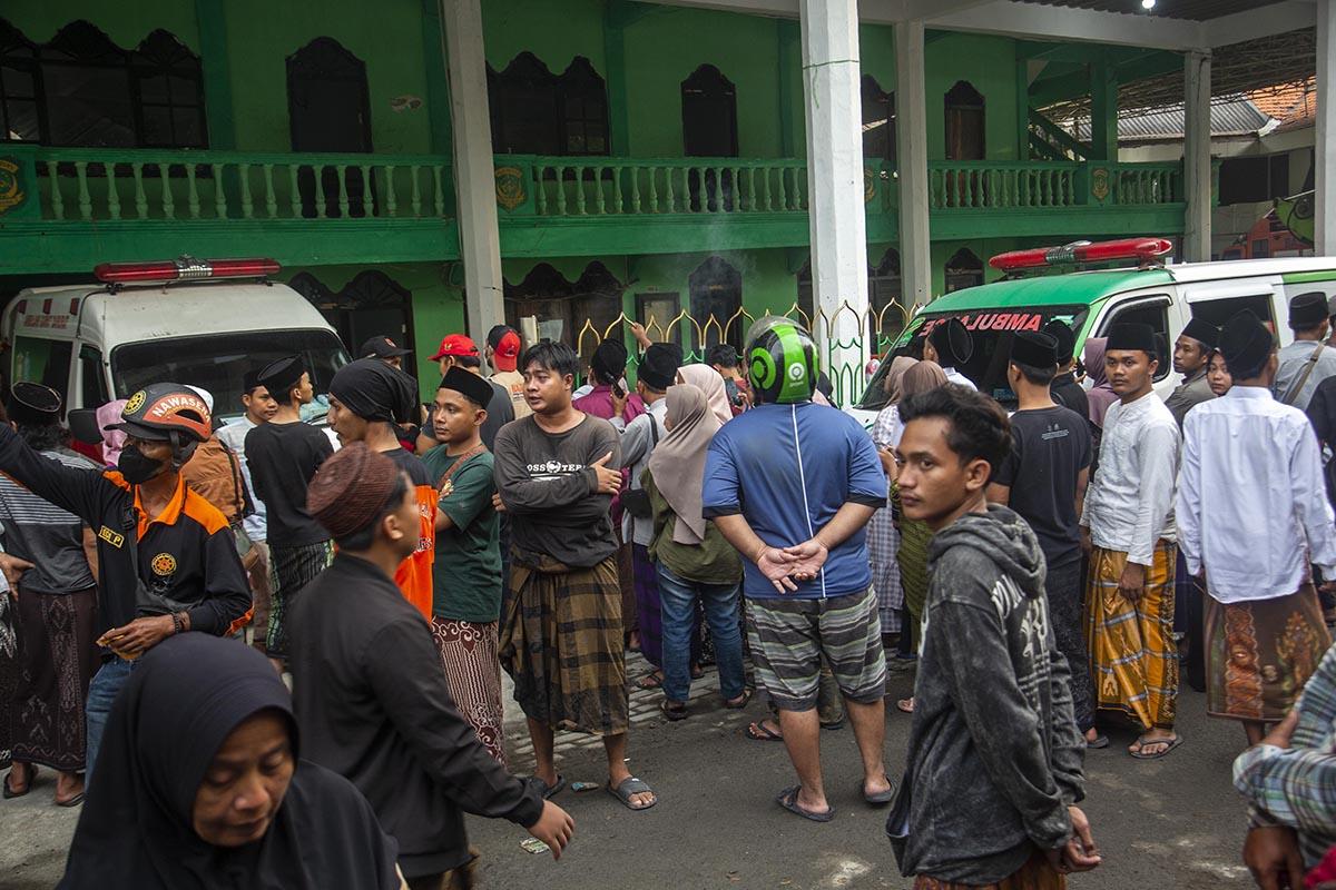 Indonezija Srušena zgrada škola (23).jpg