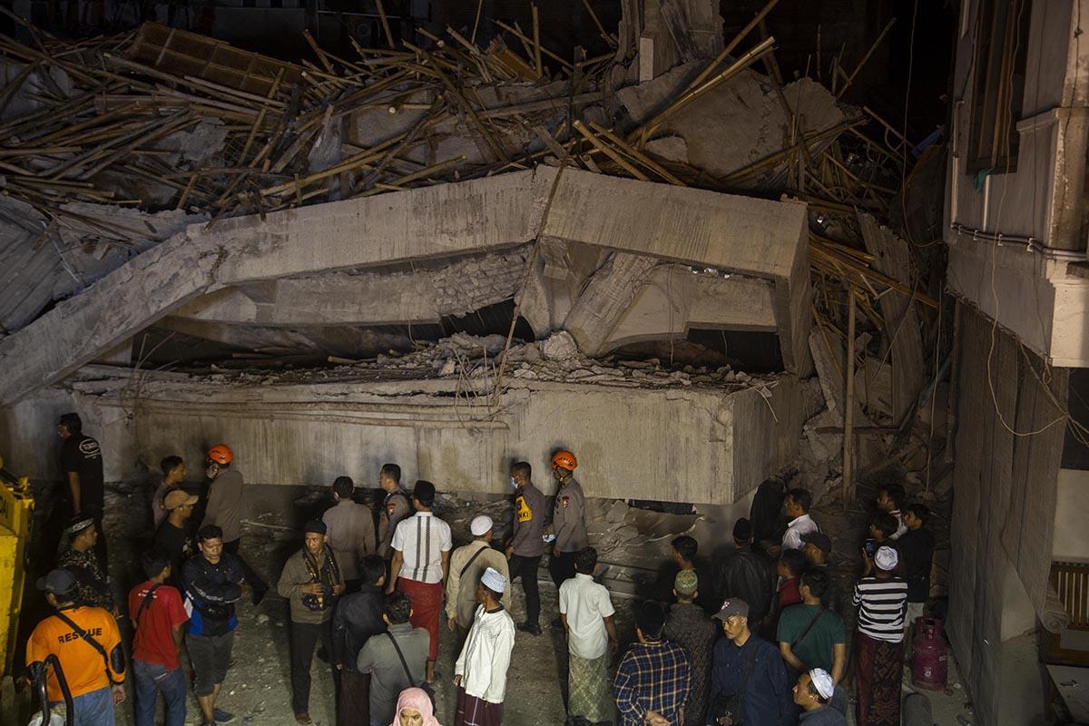 Indonezija Srušena zgrada škola (15).jpg