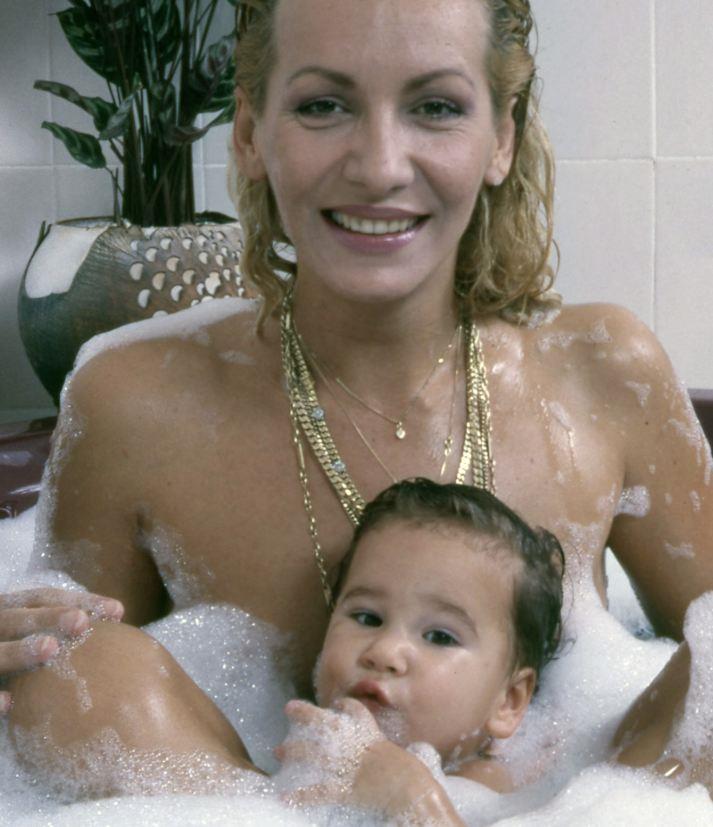 Nikolija Jovanović i Vesna Zmijanac