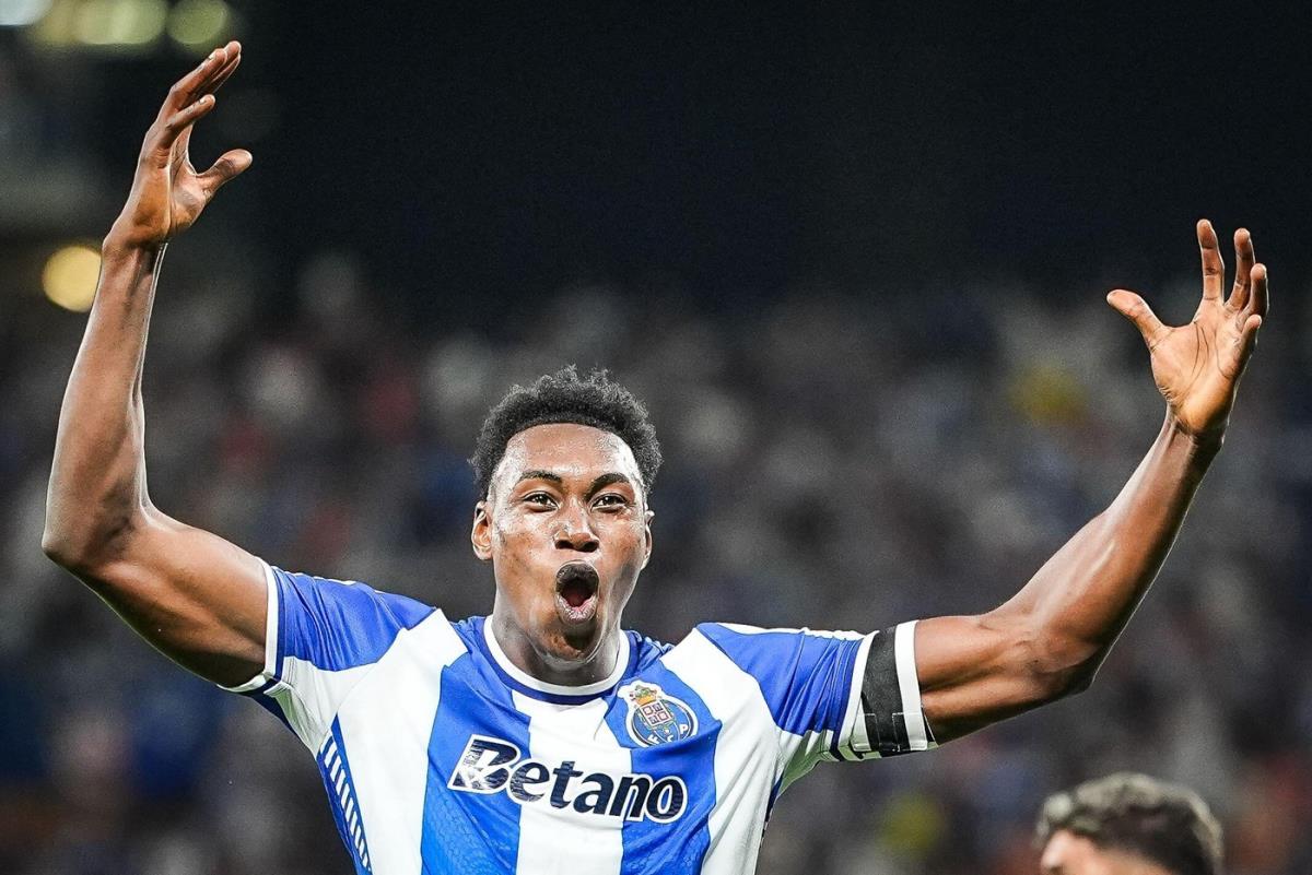 Samu Agehova, fudbaler Porta