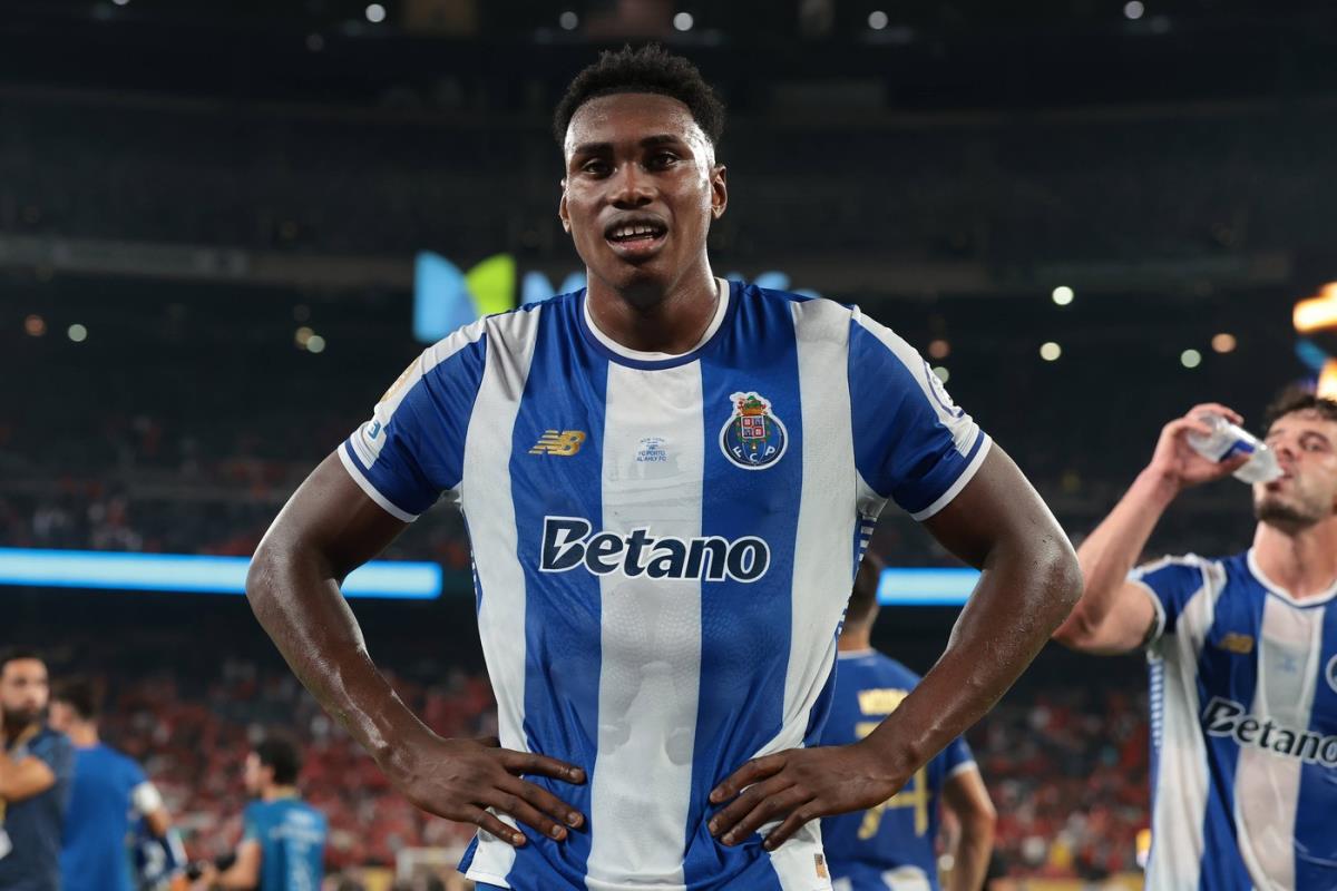 Samu Agehova, fudbaler Porta