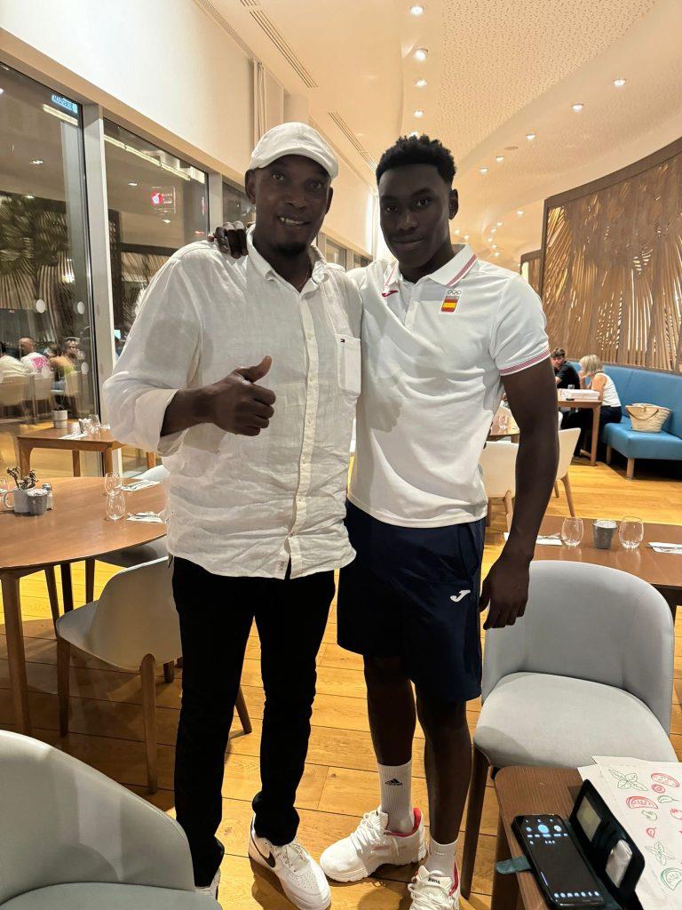 Samu Agehova sa ocem