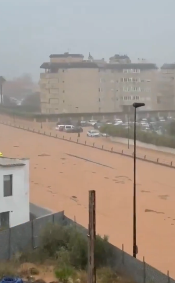 2025-09-30 15_55_02-La Chaîne Météo on X_ _⛈️⛈️Des #orages diluviens touchent l'île d'Ibiza aux #Bal.png