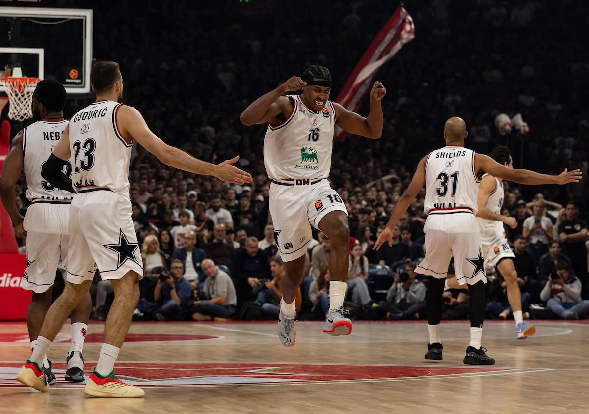 Ledej na utakmici protiv Crvene zvezde