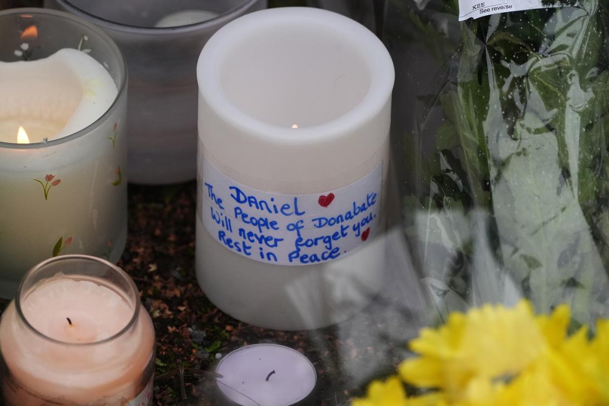 Meštani se opraštaju od malog Danijela Aruebose