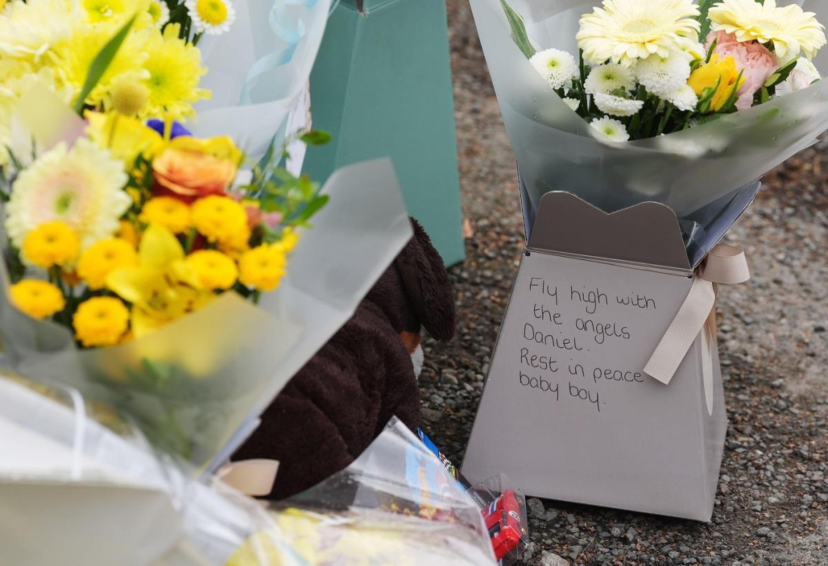 Meštani se opraštaju od malog Danijela Aruebose