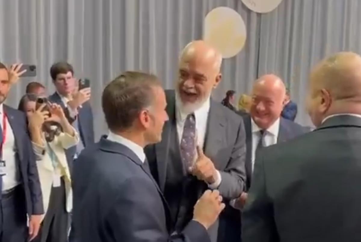 2025-10-02 12_44_27-Special Kherson Cat 🐈🇺🇦 on X_ _The Prime Minister of Albania came up to Macro.png