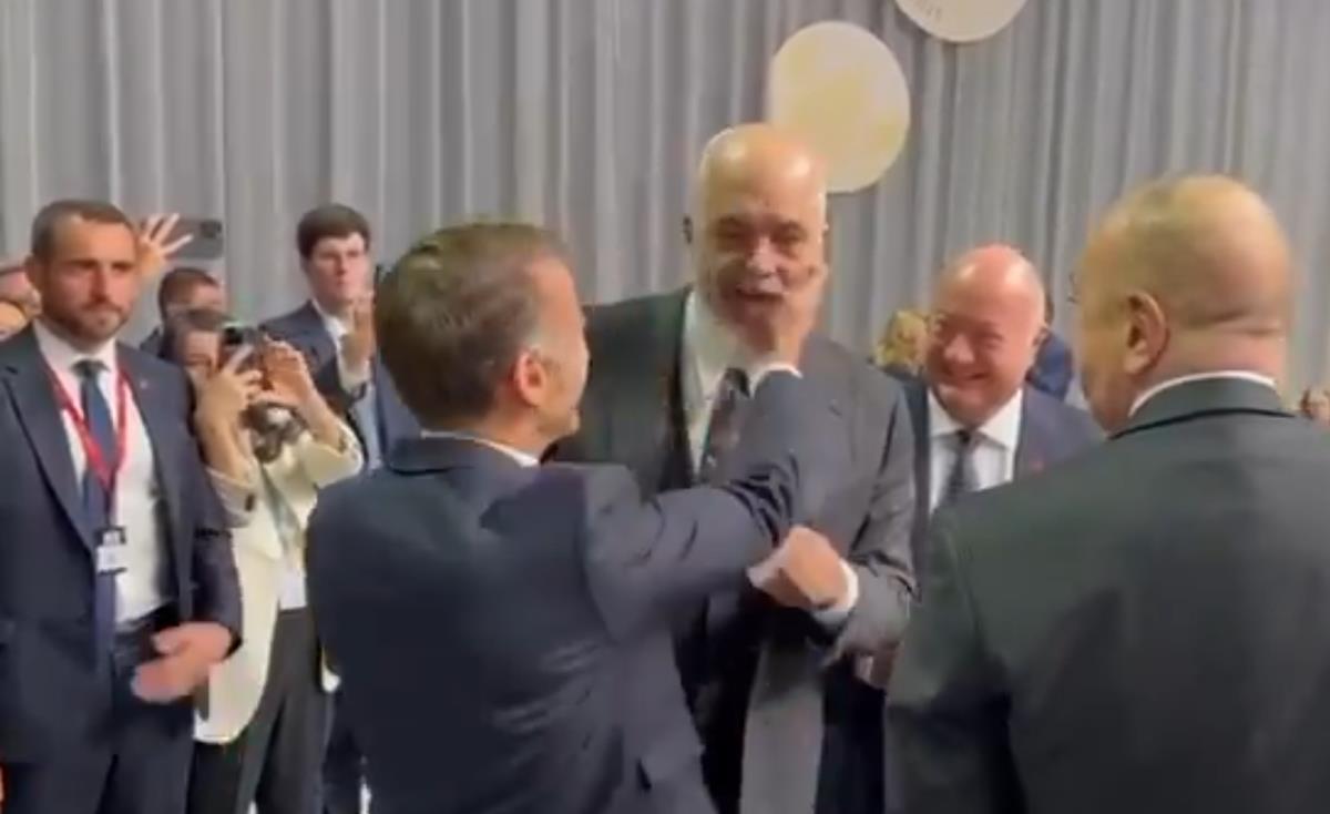 2025-10-02 12_39_31-Special Kherson Cat 🐈🇺🇦 on X_ _The Prime Minister of Albania came up to Macro.png