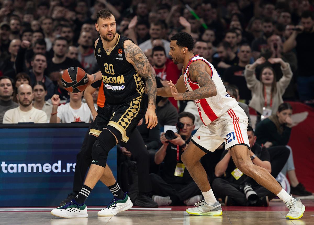 Donatas Motiejunas na utakmici protiv Zvezde iz prošle sezone