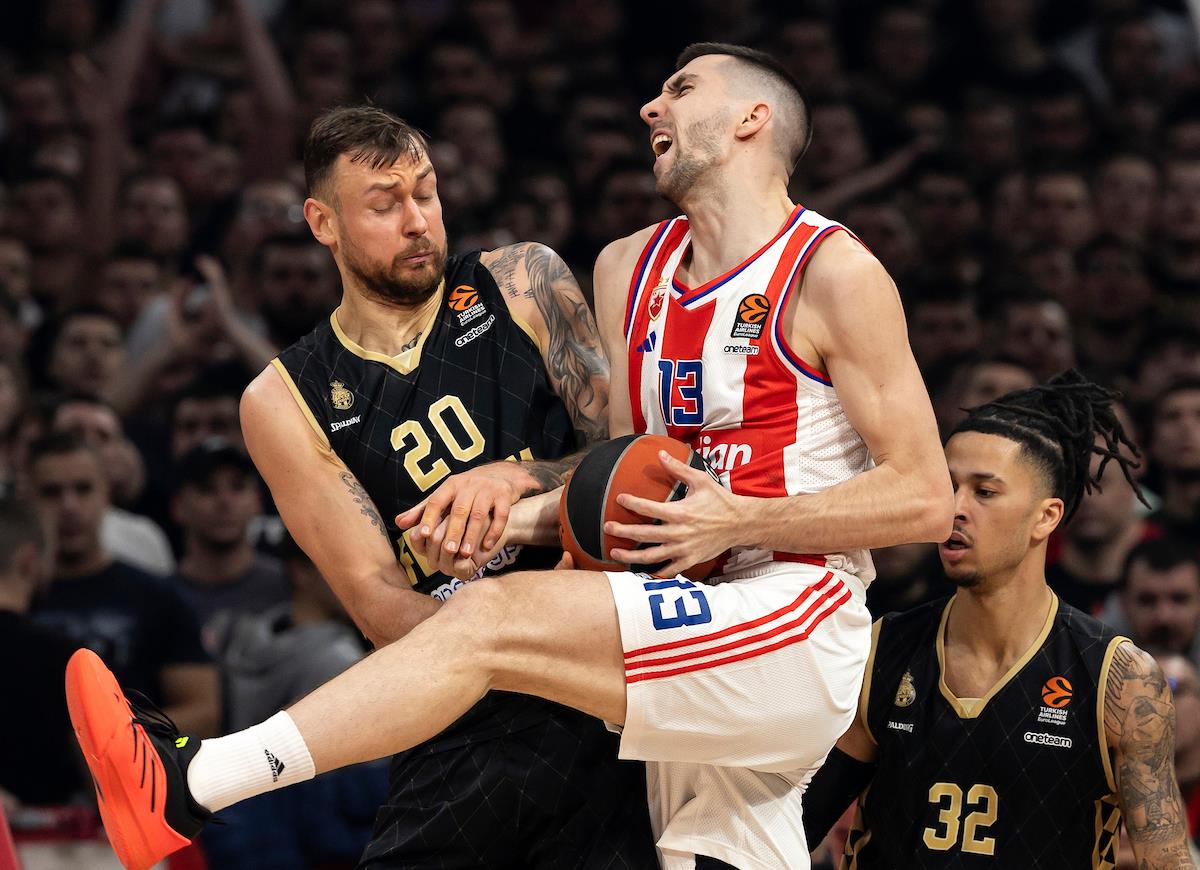 Donatas Motiejunas na utakmici protiv Zvezde iz prošle sezone