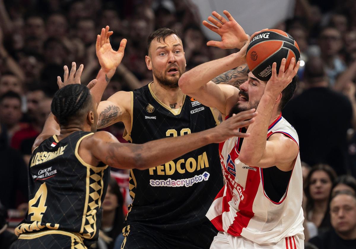 Donatas Motiejunas na utakmici protiv Zvezde iz prošle sezone