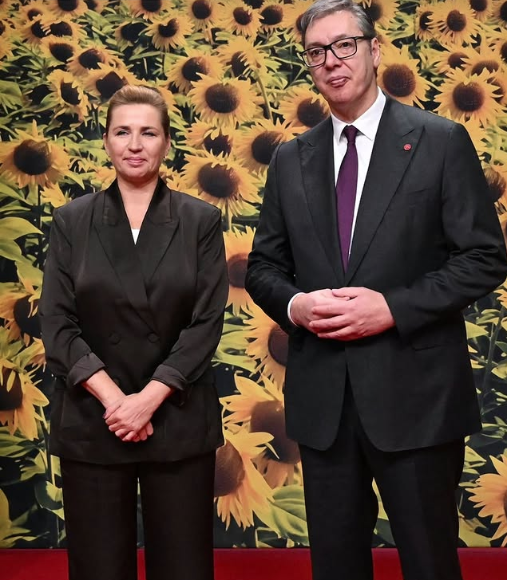 2025-10-02 13_56_34-WhatsApp.png