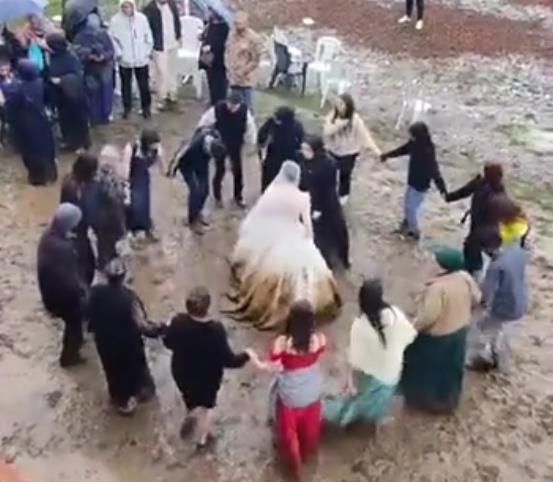 svadba u blatu (3).png